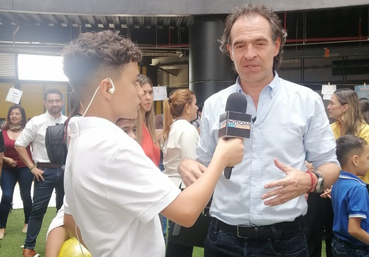 Jacobo Jaramillo, el 'Babycomentarista', habló con el alcalde de Medellín sobre el Plan de Desarrollo