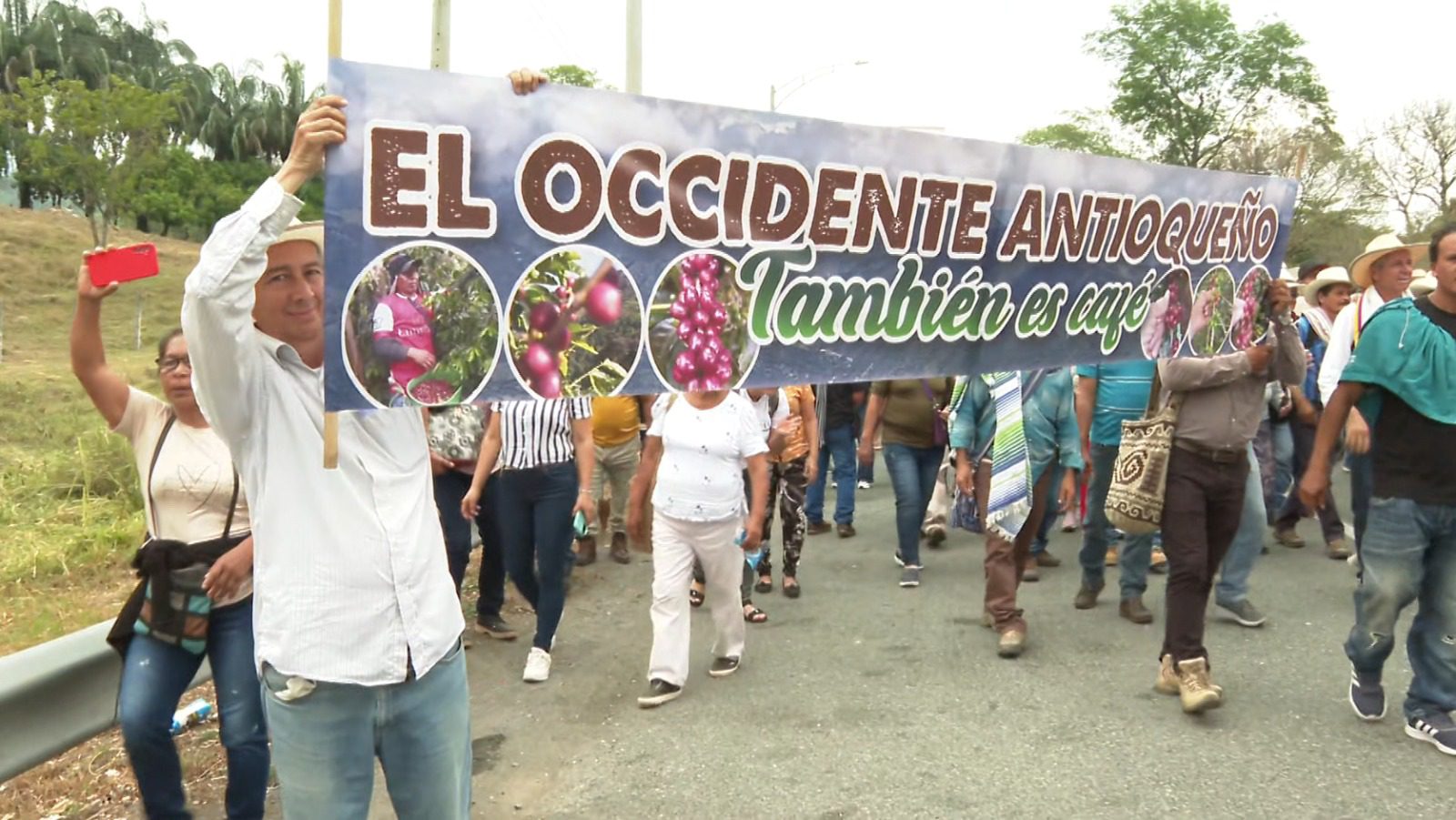 Así transcurre la protesta de caficultores en La Pintada por desacuerdos con el Gobierno nacional