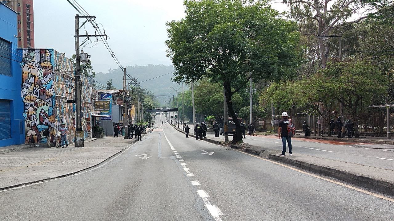 Universidad de Antioquia suspende actividades por manifestación de encapuchados