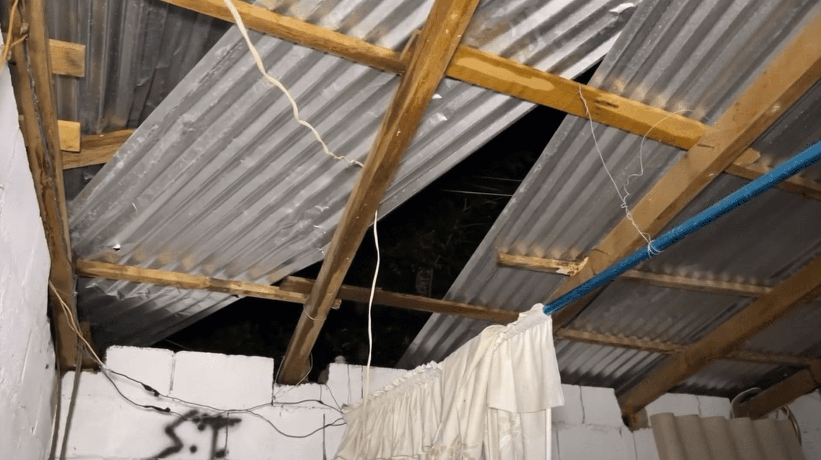 Decenas de familias en Sopetrán resultaron damnificadas tras un fuerte vendaval