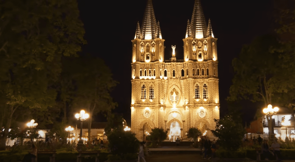 El encanto de Jardín, uno de los pueblos más lindos de Colombia festival