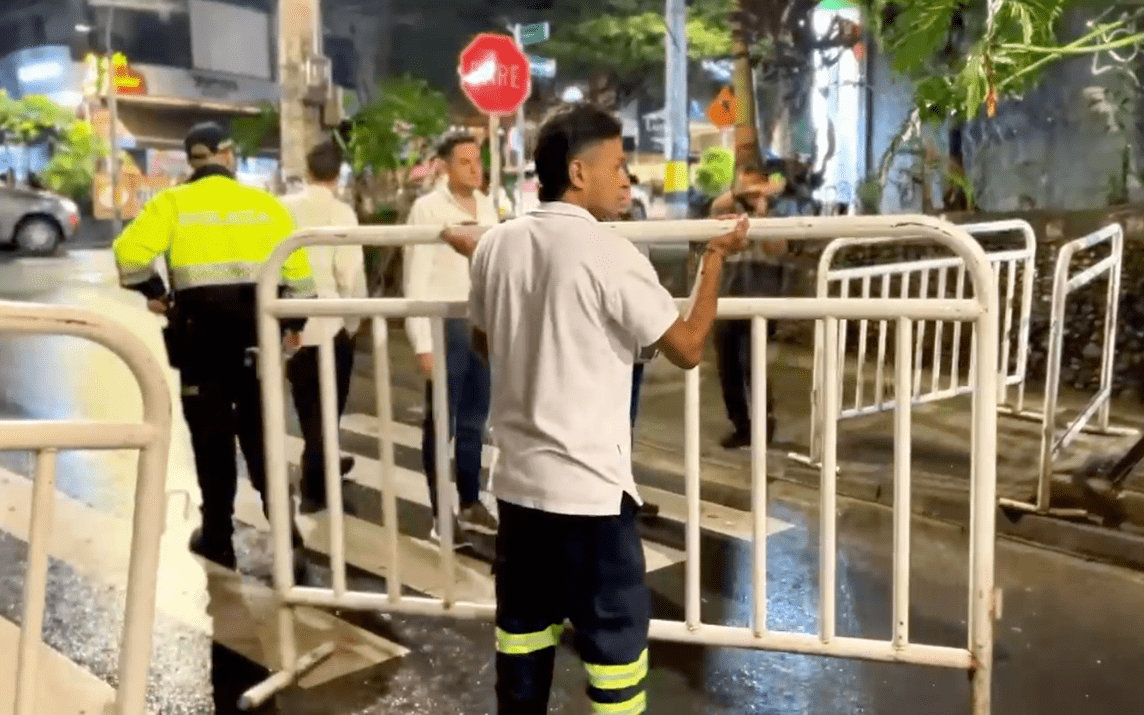 Retiran vallas que controlaban ingreso al Parque Lleras