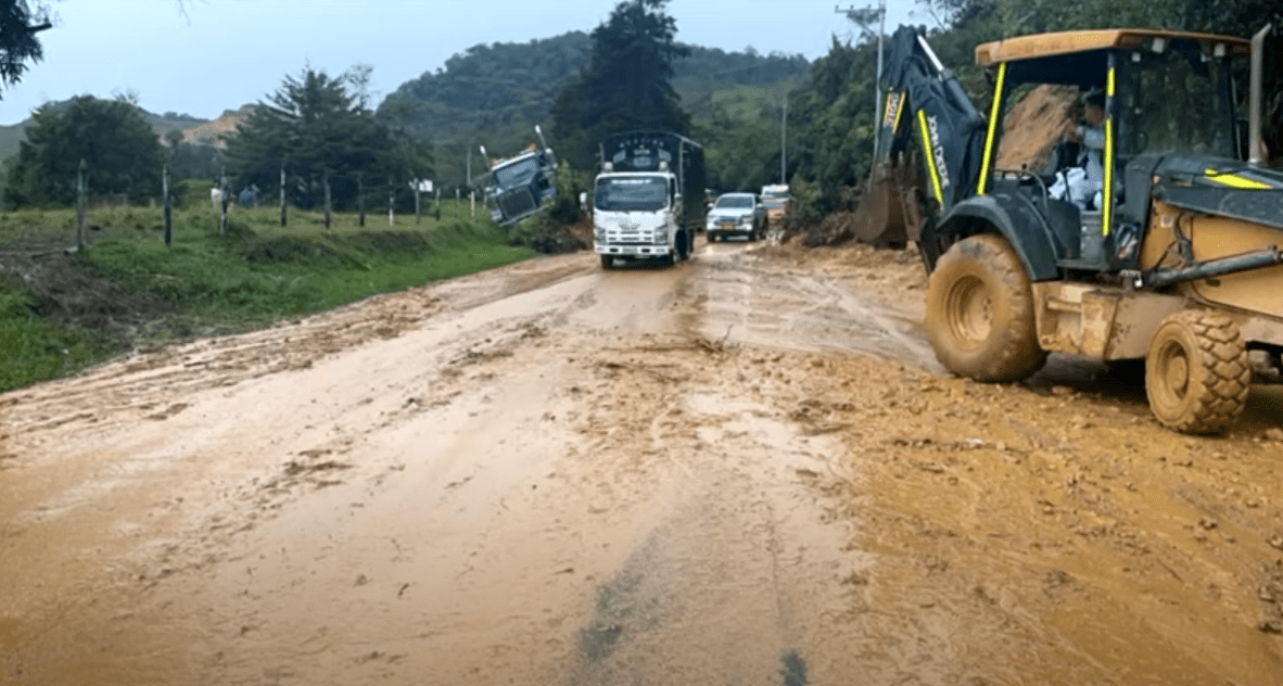 Esta es la situación en las vías en Antioquia luego de cierres por derrumbes