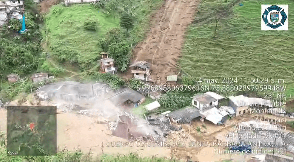[Video] Impactante emergencia en Montebello por movimiento en masa que se llevó varias casas