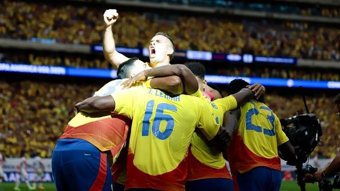 Con 2 cabezazos, Colombia venció a Paraguay en su debut en Copa América