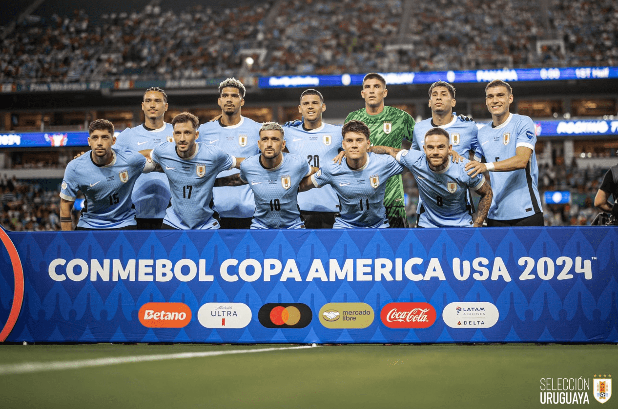 Uruguay sella su triunfo ante Panamá en los últimos minutos