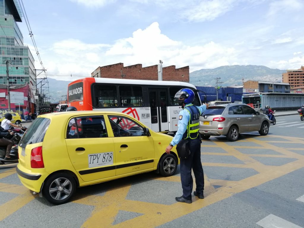 Atento a los cambios del pico y placa en Medellín: comienza nueva rotación para taxis