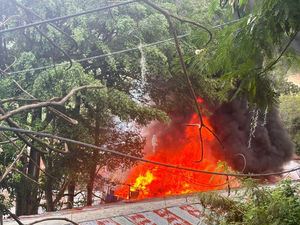 [Video] Atienden incendio estructural en San Cristóbal
