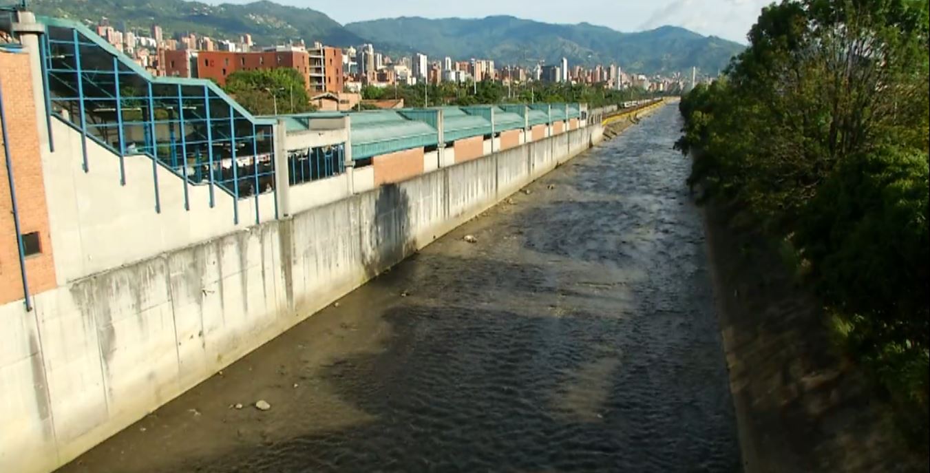 Río Aburrá tiene 84 puntos críticos en su canalización que necesitan intervención
