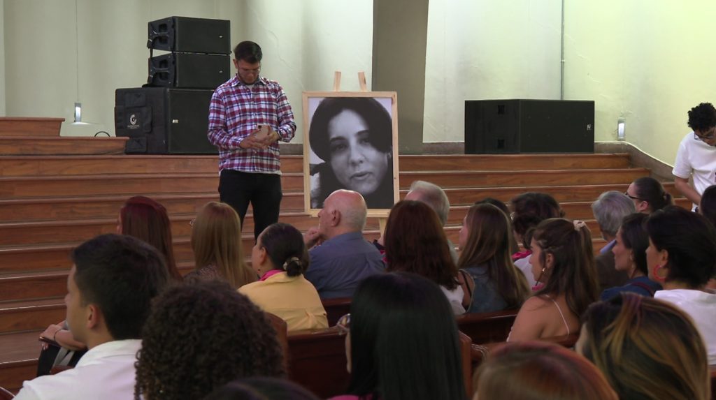 Alcaldía de Medellín presidió acto de disculpas públicas por muerte de psicóloga en 2008