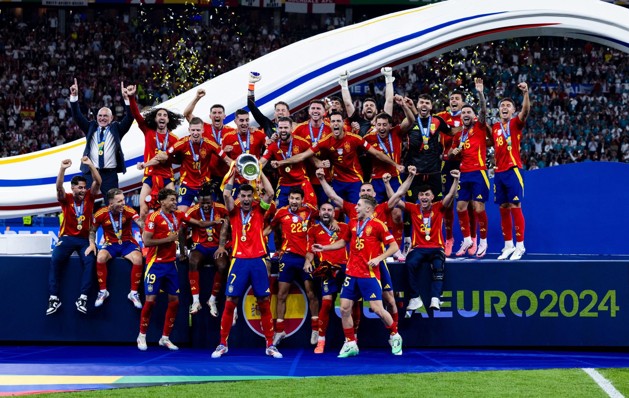 España vence 2-1 a Inglaterra y gana su cuarta Eurocopa