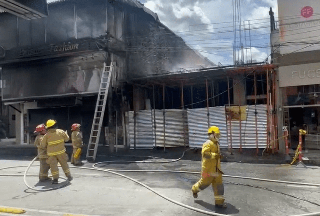 Fuerte incendio en Itagüí cerca al parque principal