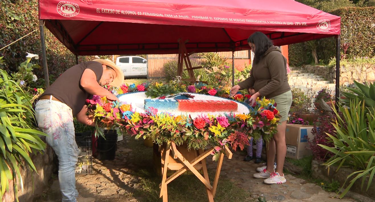 Conozca la increíble silleta en homenaje a Noticias Telemedellín