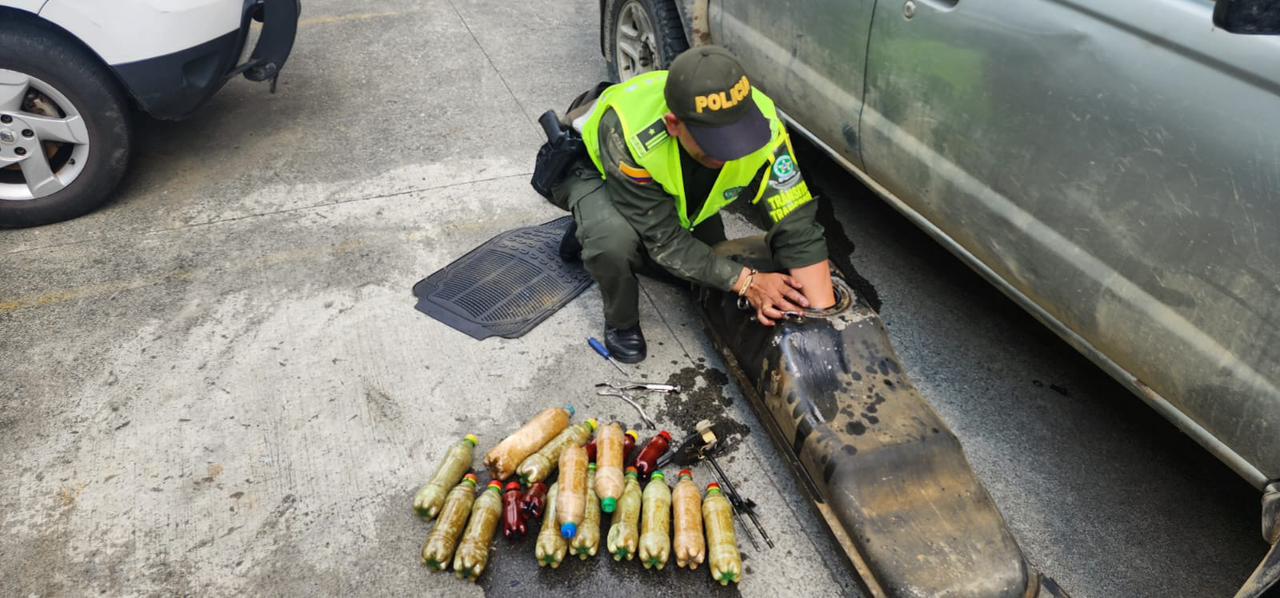 Encuentran 50 kilos de cocaína en el tanque de un vehículo