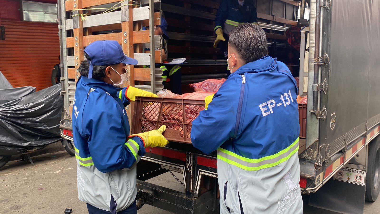 Incautan más de dos toneladas de carne en mal estado