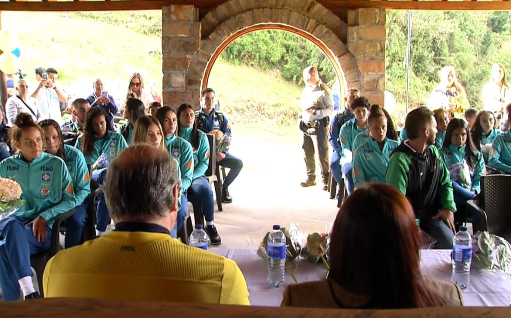 Jugadoras de Brasil visitaron el cerro del Chapecoense en La Unión