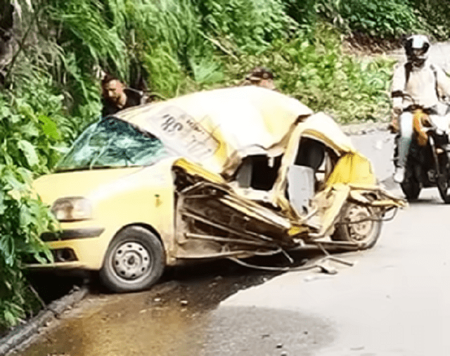 Taxista murió luego de que varias rocas cayeran sobre su vehículo en Salgar