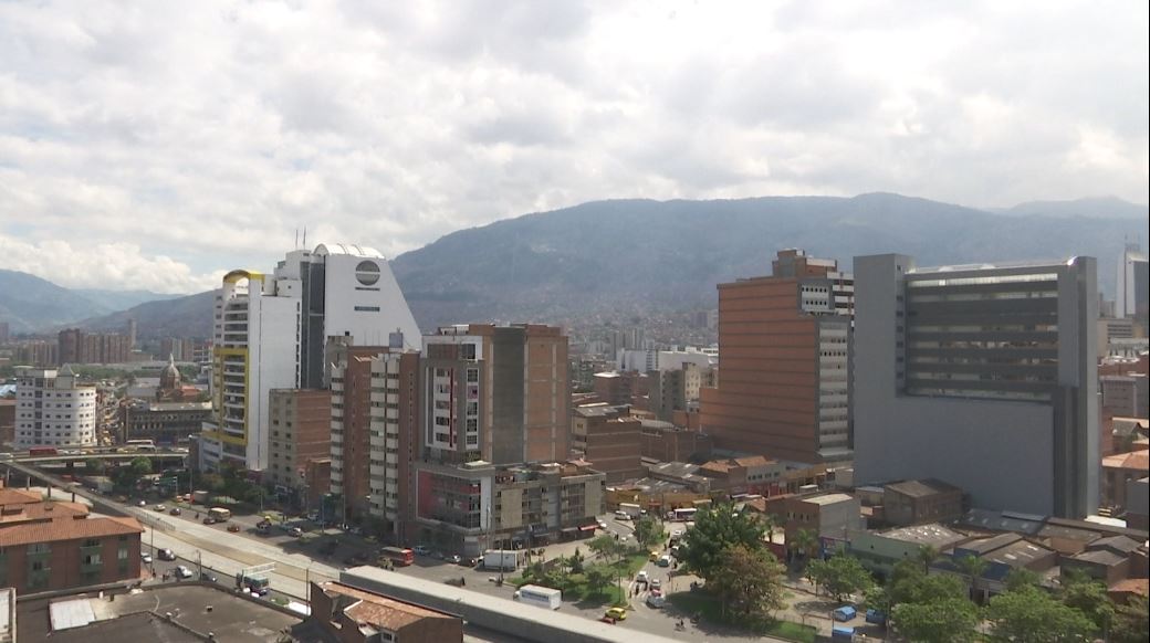 A diferencia de Colombia, el desempleo bajó en Medellín