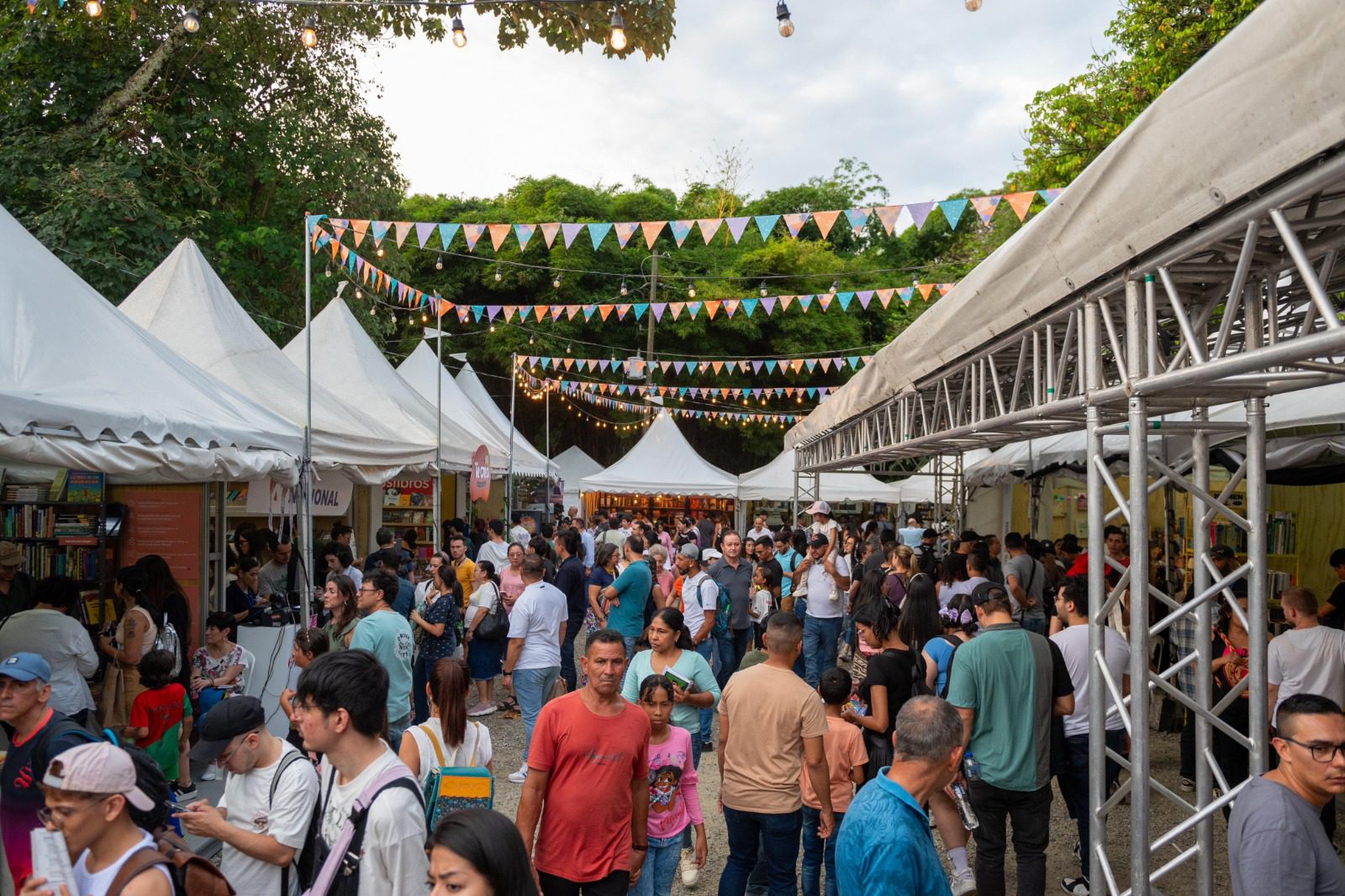 Cifras récords en ventas en la Fiesta del Libro y la Cultura 2024