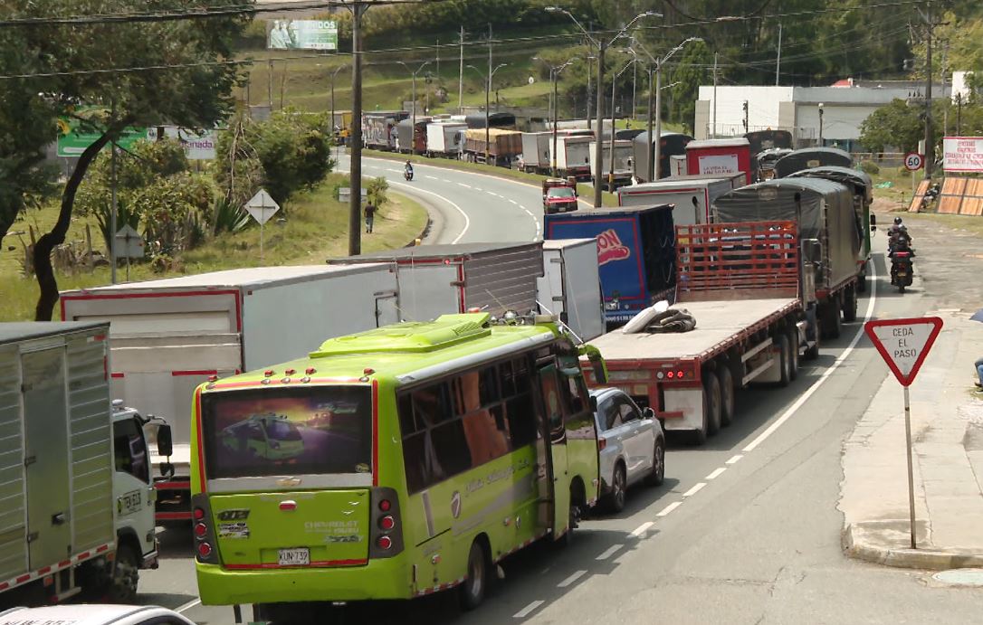 Gobierno nacional y voceros de camioneros continúan sin llegar a un acuerdo