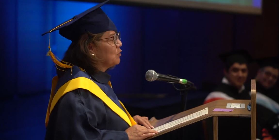 Nunca hay que rendirse una mujer se graduó como psicóloga a sus 62 años