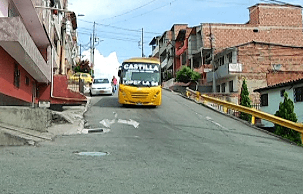 Un hombre que habría asesinado a un joven murió tras caer al vacío mientras escapaba