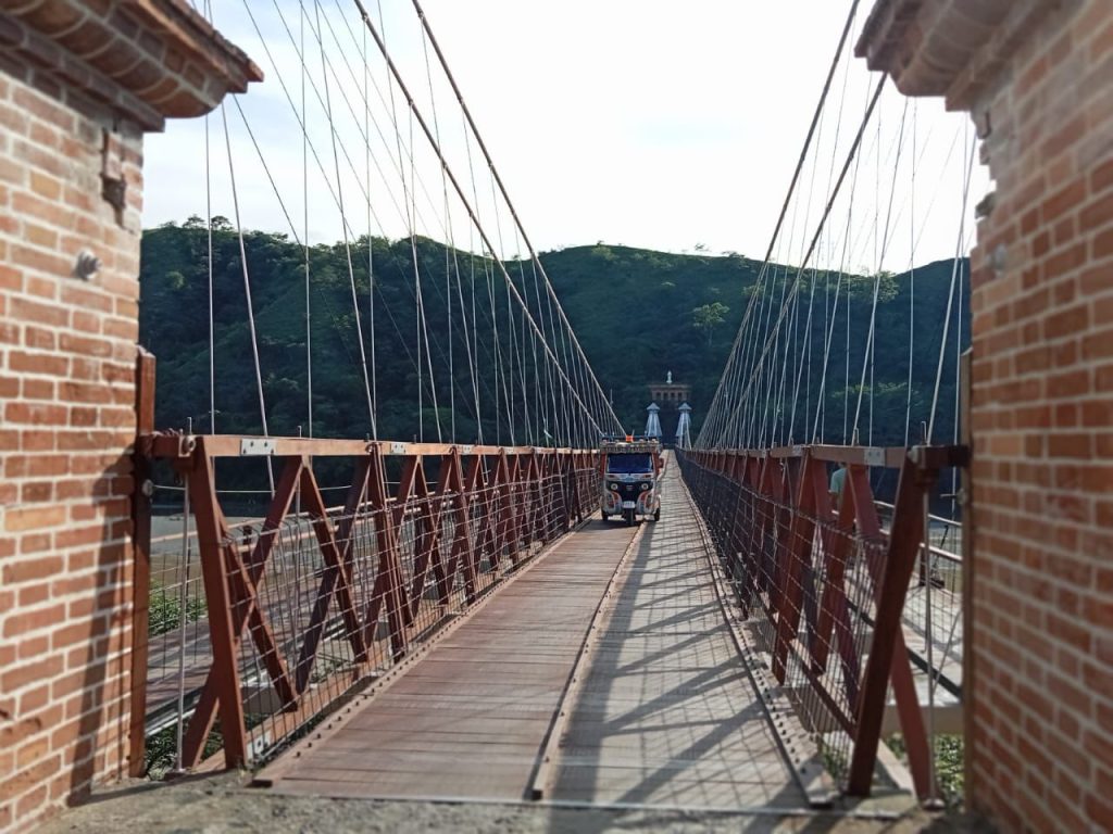 Abren de nuevo el Puente de Occidente, atractivo turístico de Antioquia