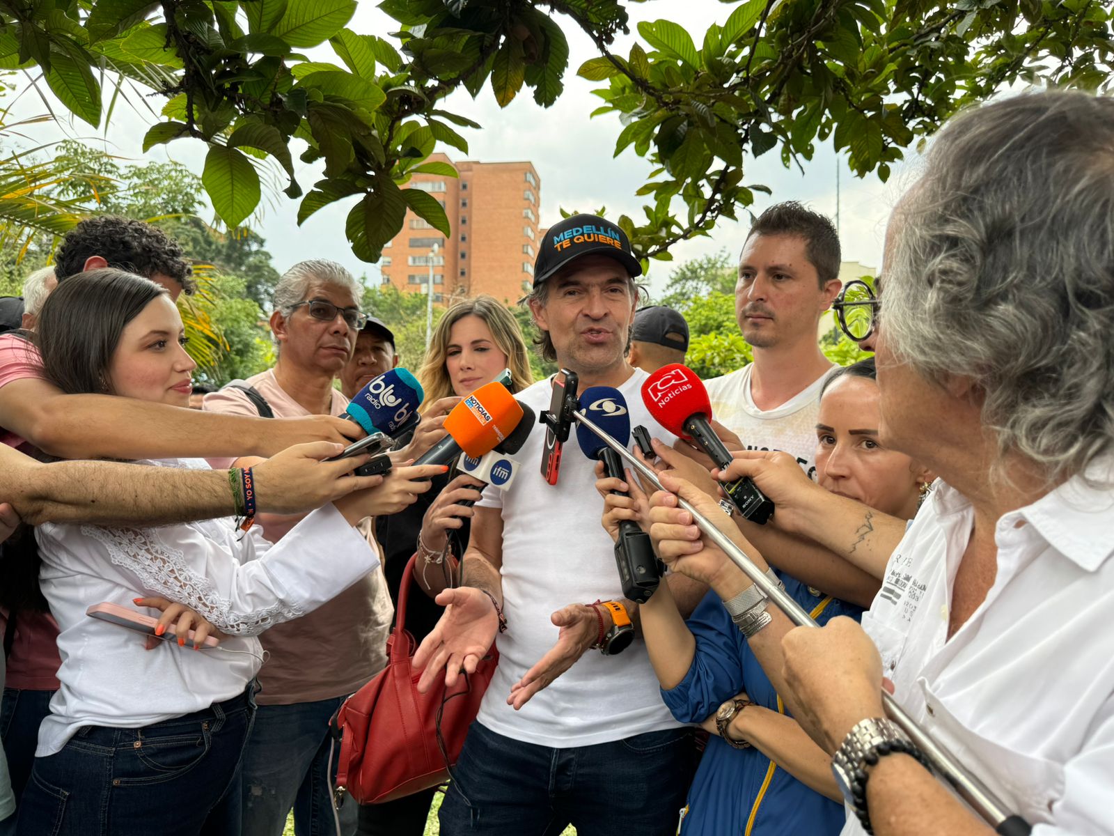 Alcalde Federico Gutiérrez ya está en Parques del Río para la gran donatón de la solidaridad