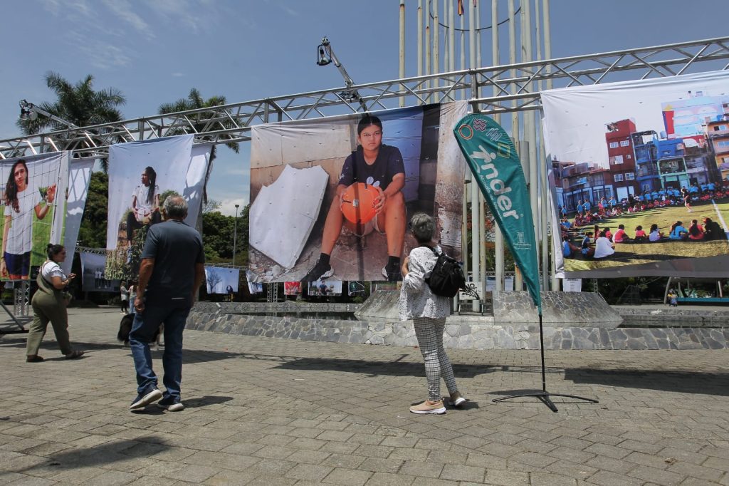 Exposición fotográfica que ha recorrido el mundo llega a la Plaza de Banderas del Atanasio