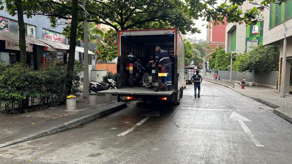 Así fue el operativo para controlar infractores que invaden carril del tranvía de Ayacucho 