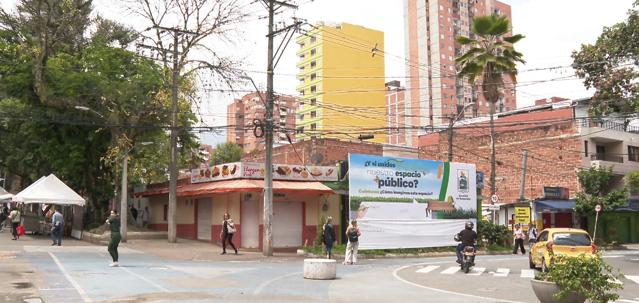 Comerciantes de Sabaneta protestan para exigir que no los saquen de un lugar con contrato vigente