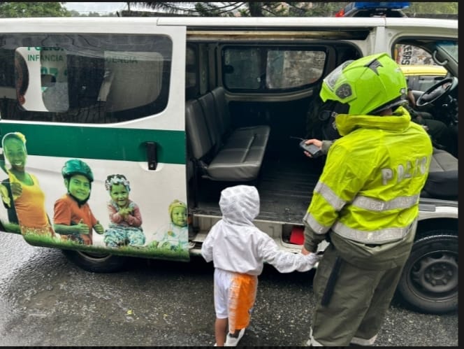 Rescatan a niño de 5 años en presunto estado de abandono en la comuna 13