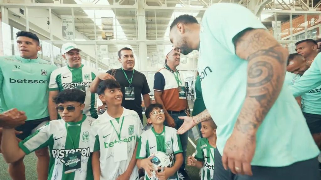 Nacional invitó a su sede a hinchas perjudicados por peleas en el Atanasio