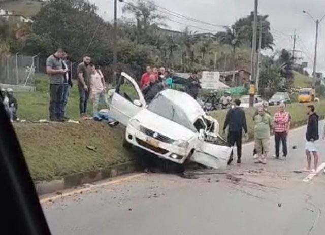 Tres heridos dejó grave accidente en la autopista Medellín-Bogotá