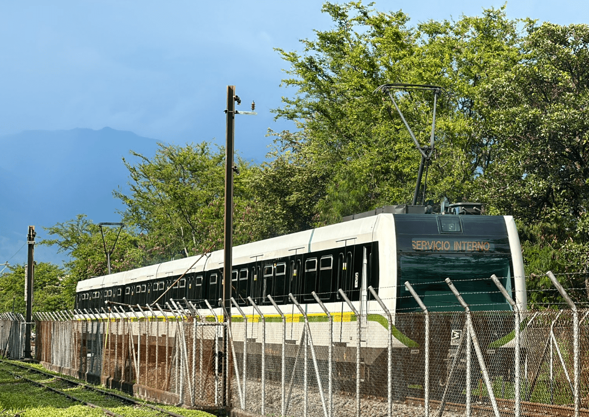 Contingencia en el metro por afectación en catenaria: hay varias estaciones fuera de servicio