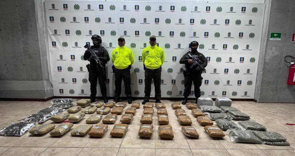 incautación de marihuana en el poblado