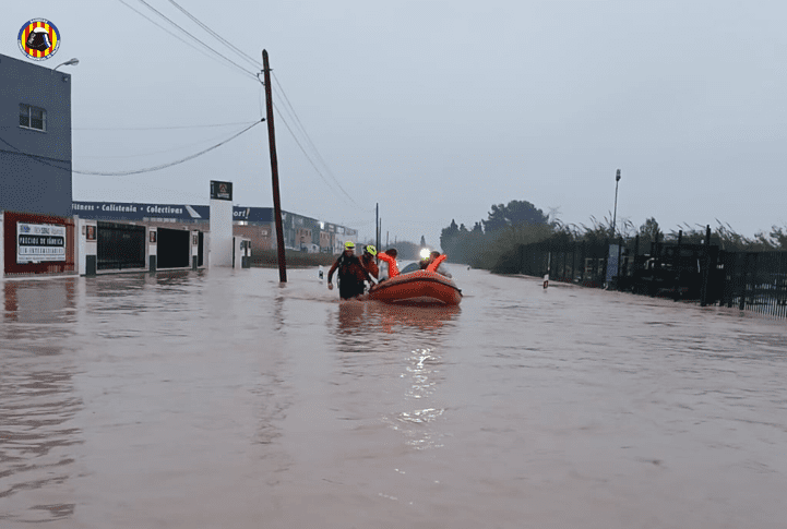 Impactantes imágenes de las inundaciones en España que dejan 62 muertos