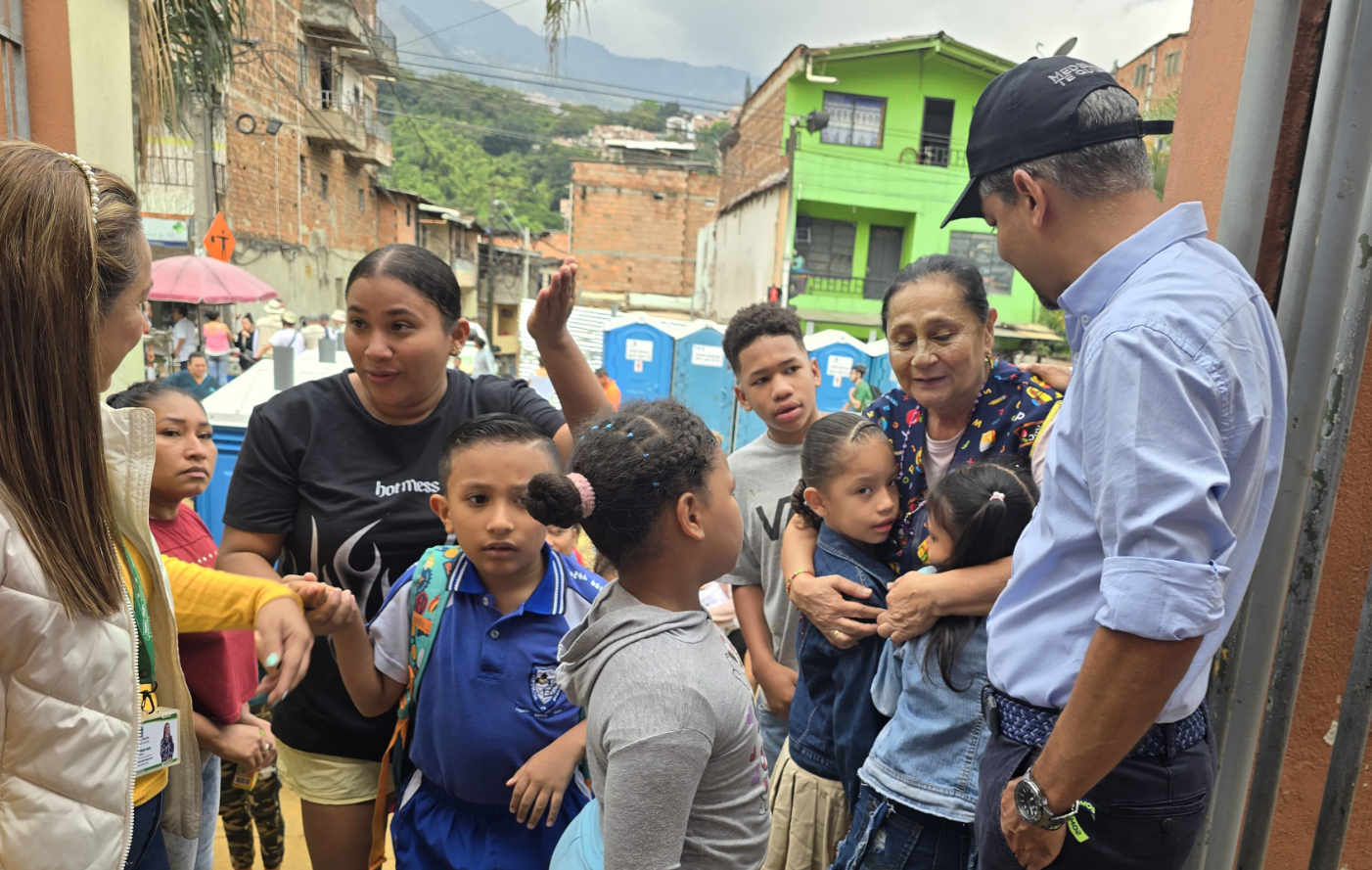 Activan medidas para brindar educación a los niños en Santa Cruz