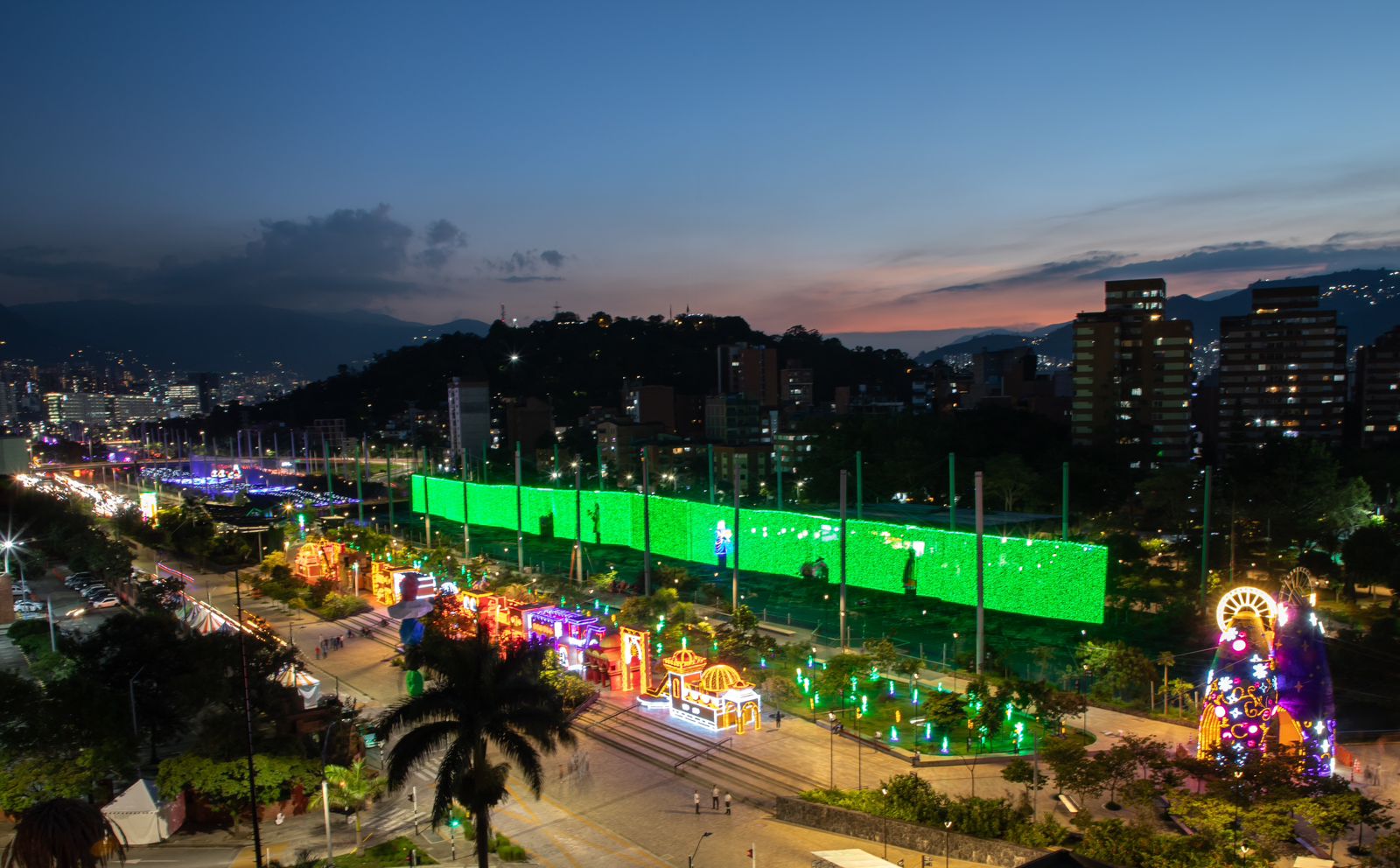 Así son los majestuosos alumbrados navideños de Medellín