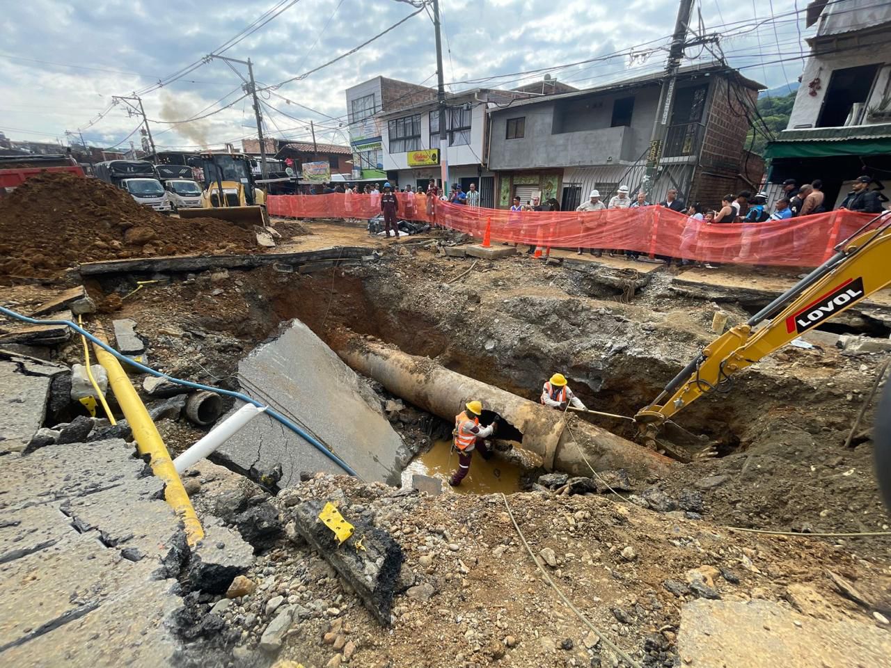 EPM avanza en reparación de la tubería que ocasionó emergencia en Santa Cruz