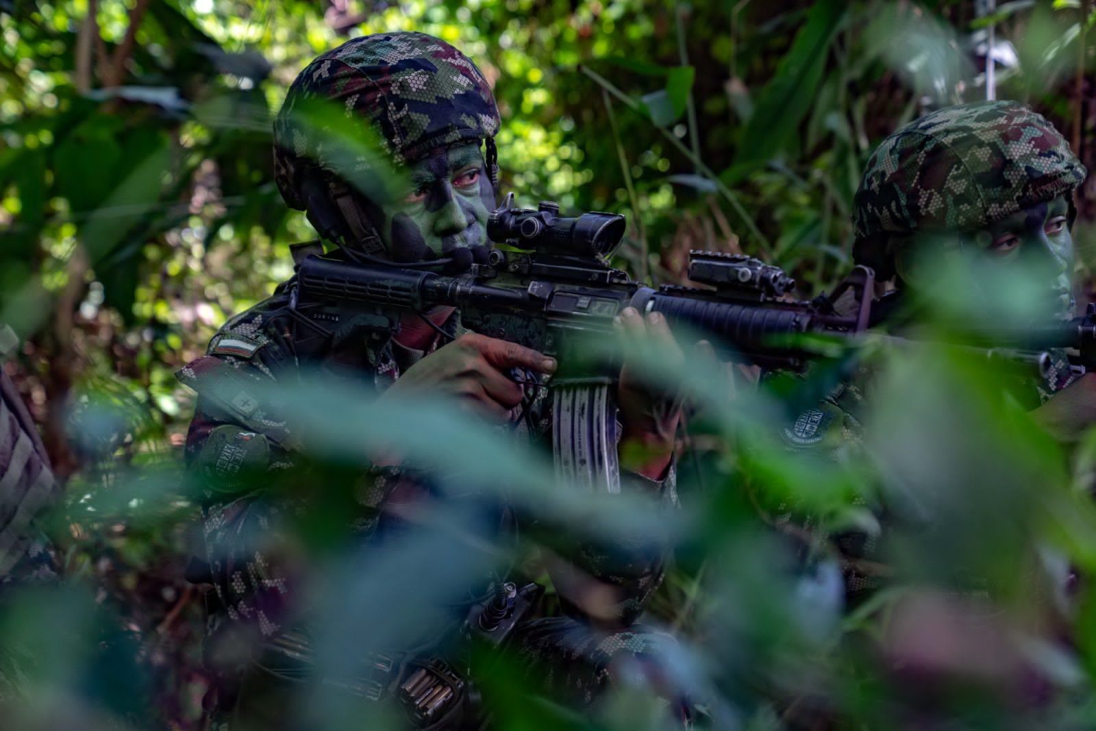 Soldado del Ejército resultó herido en combates con el Clan del Golfo en Antioquia