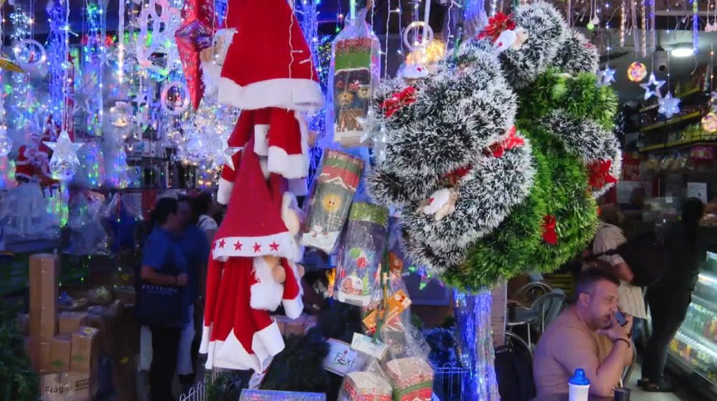 Llegó diciembre a El Hueco: estas son las tendencias navideñas para este 2024