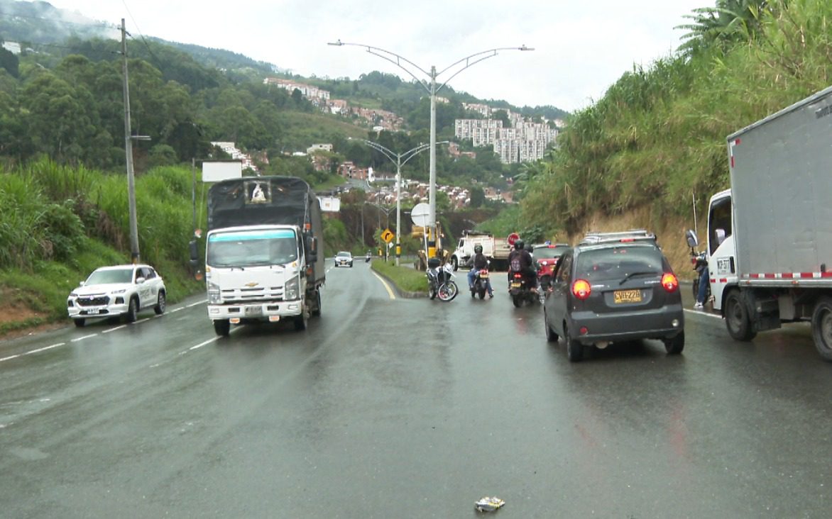 Denuncian alto riesgo en vía de acceso a San Cristóbal por imprudencias