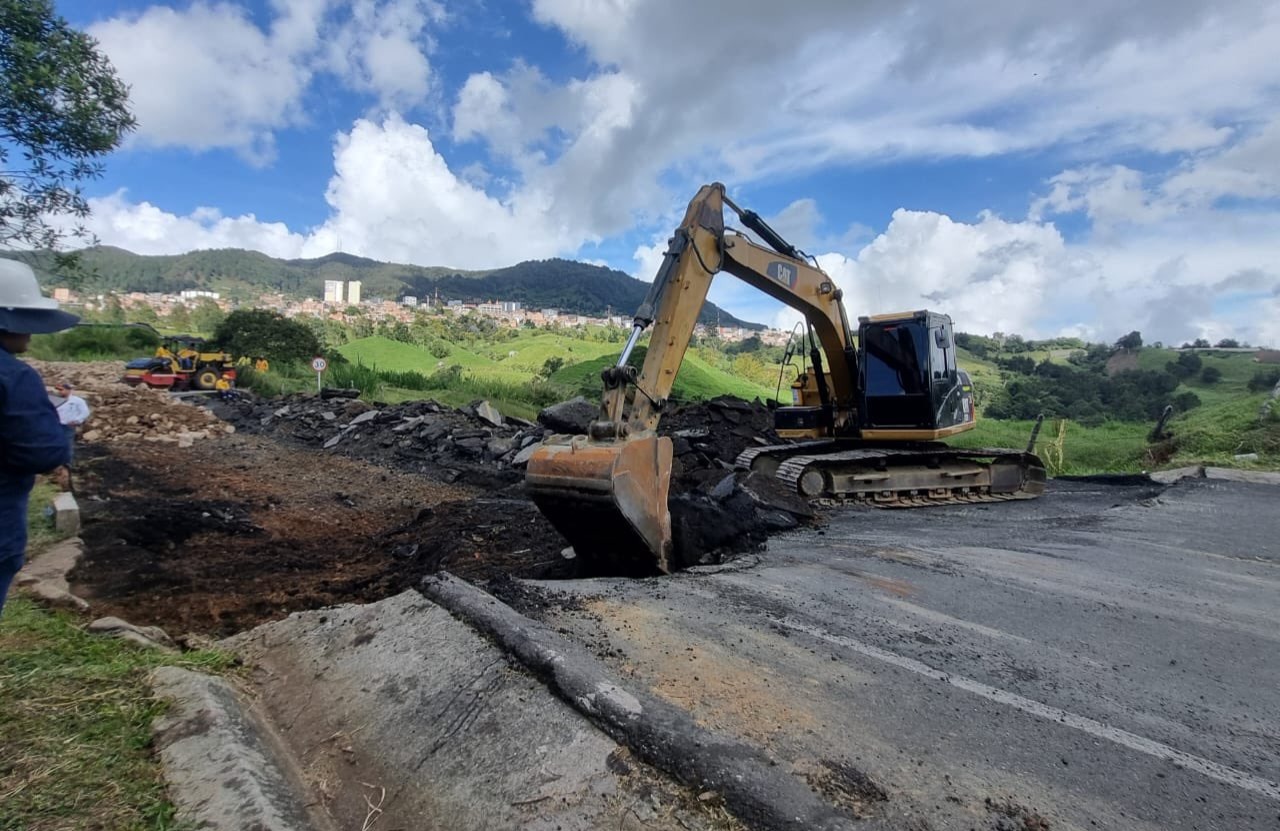 Cierre parcial en vía a la costa Atlántica tiene afectados a transportadores