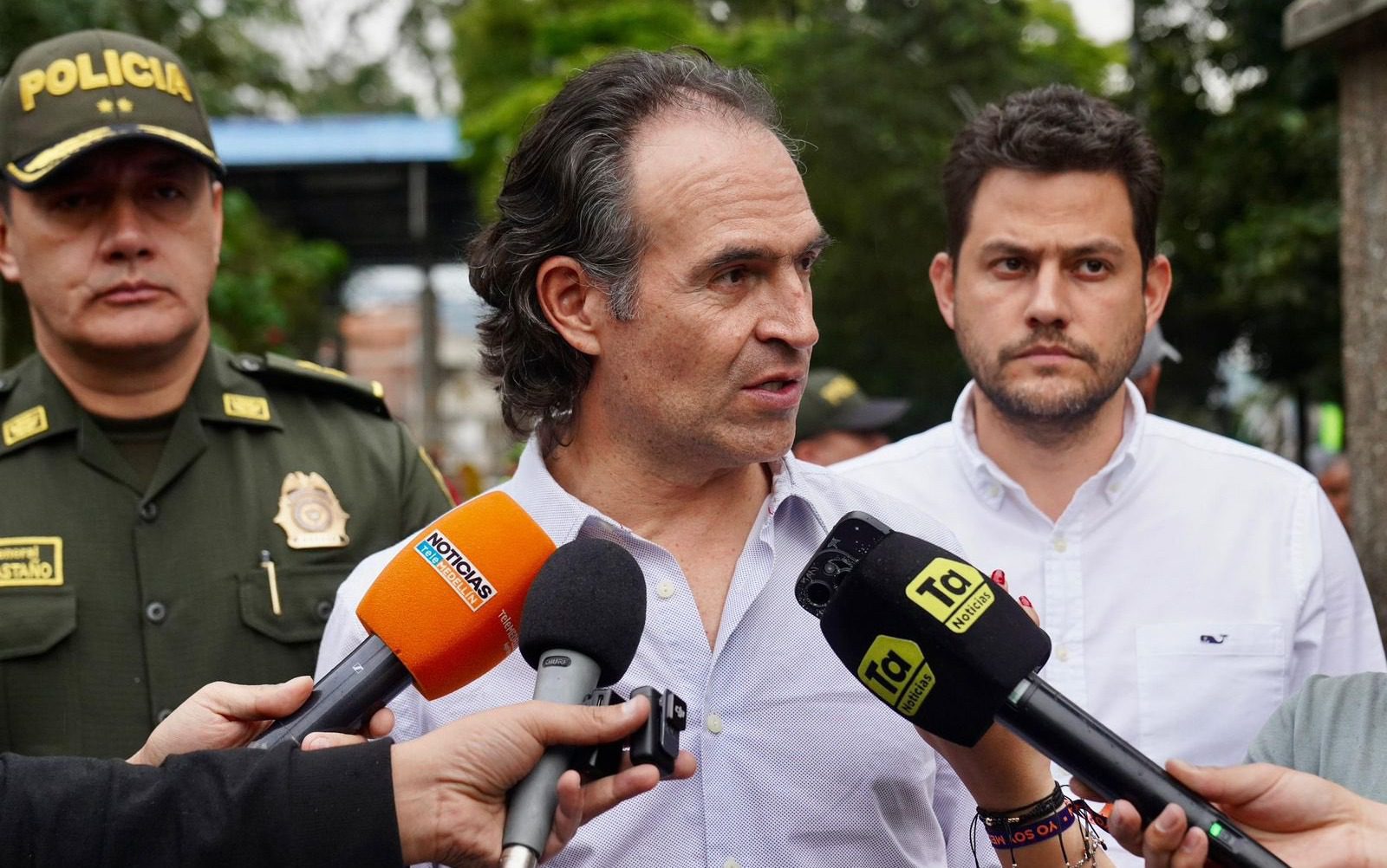 Alcalde de Medellín rechaza venta desbordada de artículos sobre Pablo Escobar