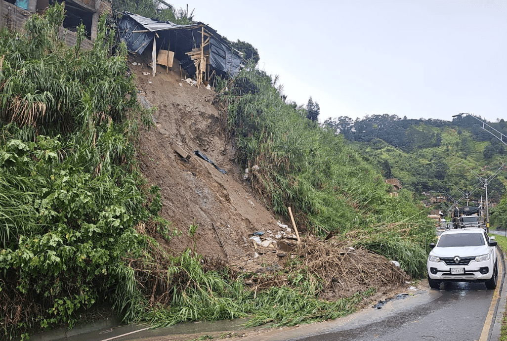 Nueve viviendas afectadas y cuatro deslizamientos por fuertes lluvias en Medellín