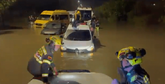 Caos en Bogotá por fuertes lluvias que causaron inundaciones sin precedentes