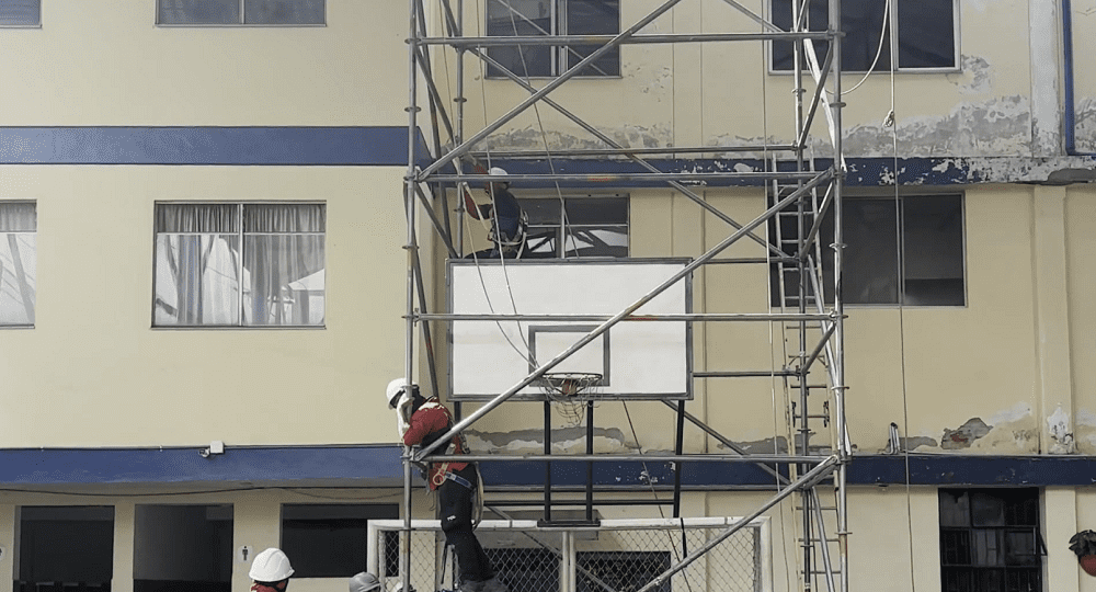 Adelantan proceso de mejoramiento de colegios en Copacabana