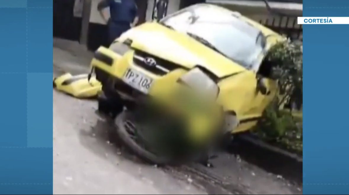 Accidente en Manrique: Un taxi arrolló a tres motocicletas e impactó contra un carro