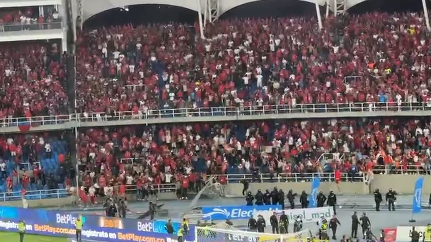 Estas son las primeras sanciones a la hinchada del América de Cali tras desmanes en la final de la copa